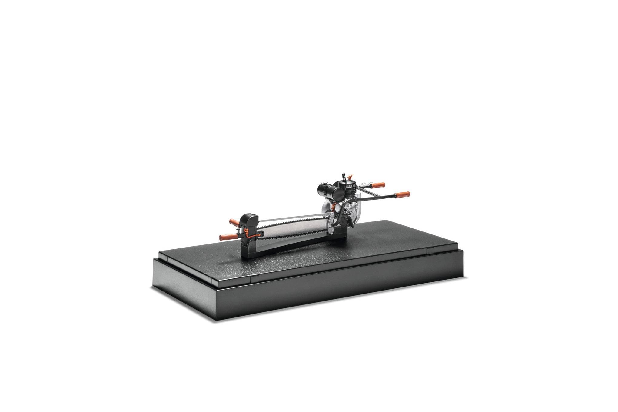 Model pily Typ A 1:12